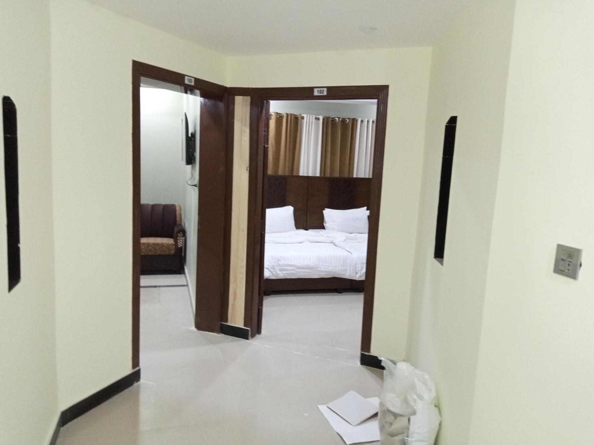 Hotel Al Markaz Исламабад Экстерьер фото
