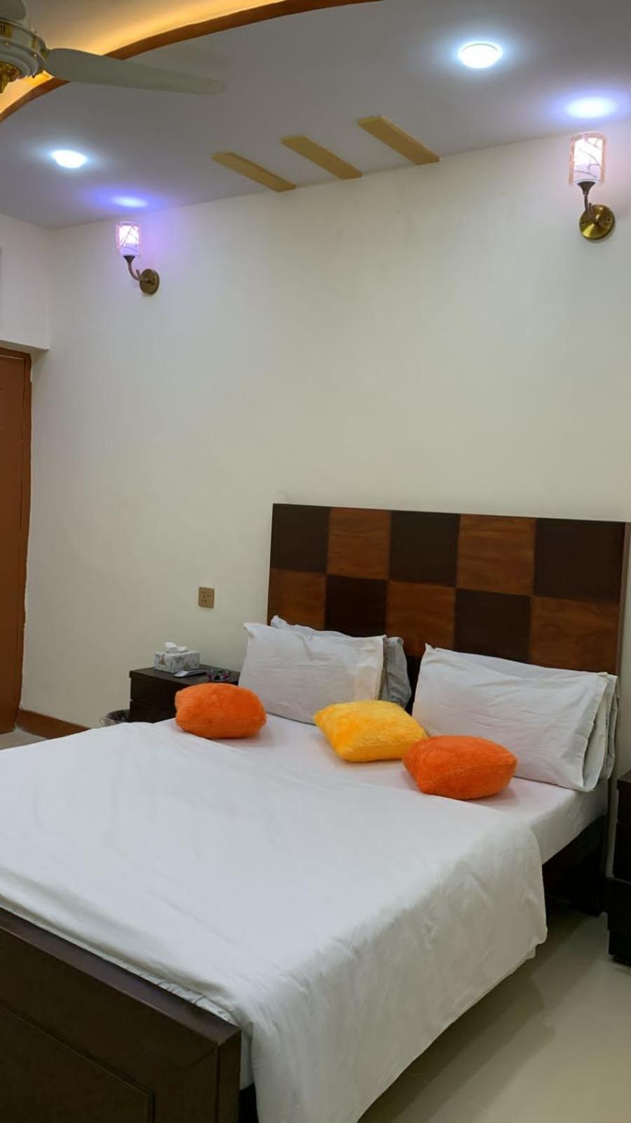 Hotel Al Markaz Исламабад Экстерьер фото