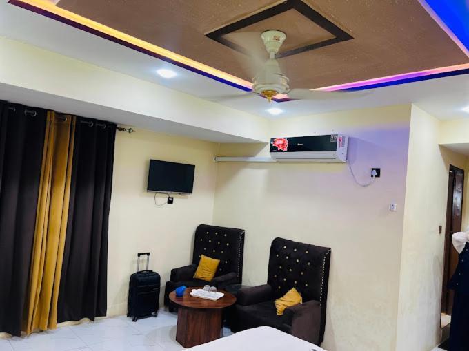 Hotel Al Markaz Исламабад Экстерьер фото